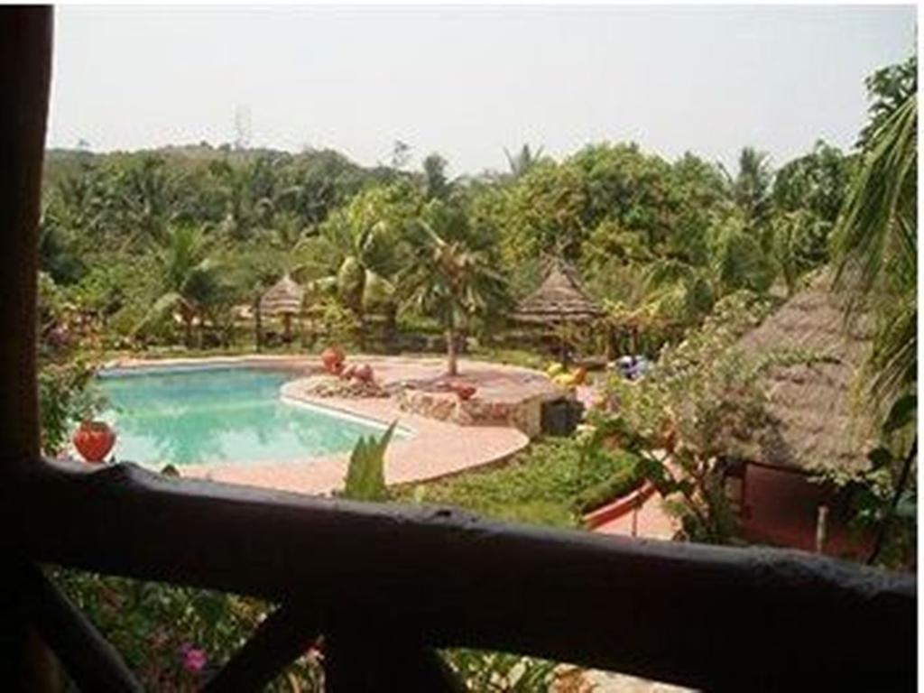 Afrikiko River Front Resort Akosombo Екстер'єр фото