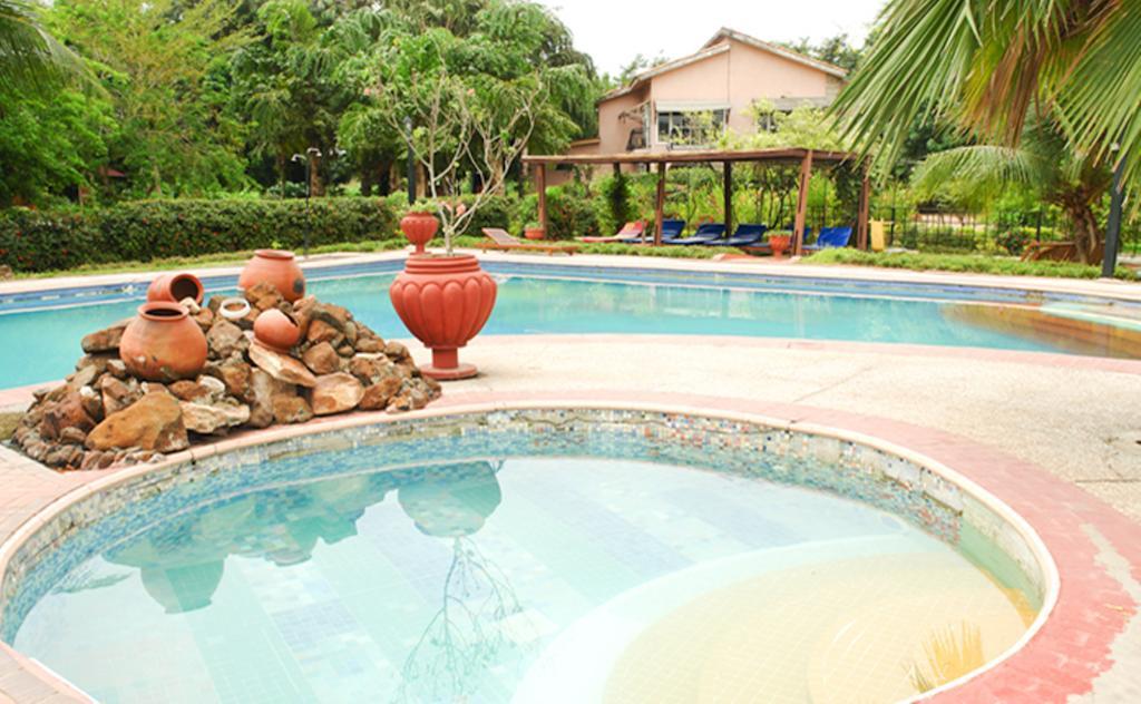 Afrikiko River Front Resort Akosombo Екстер'єр фото