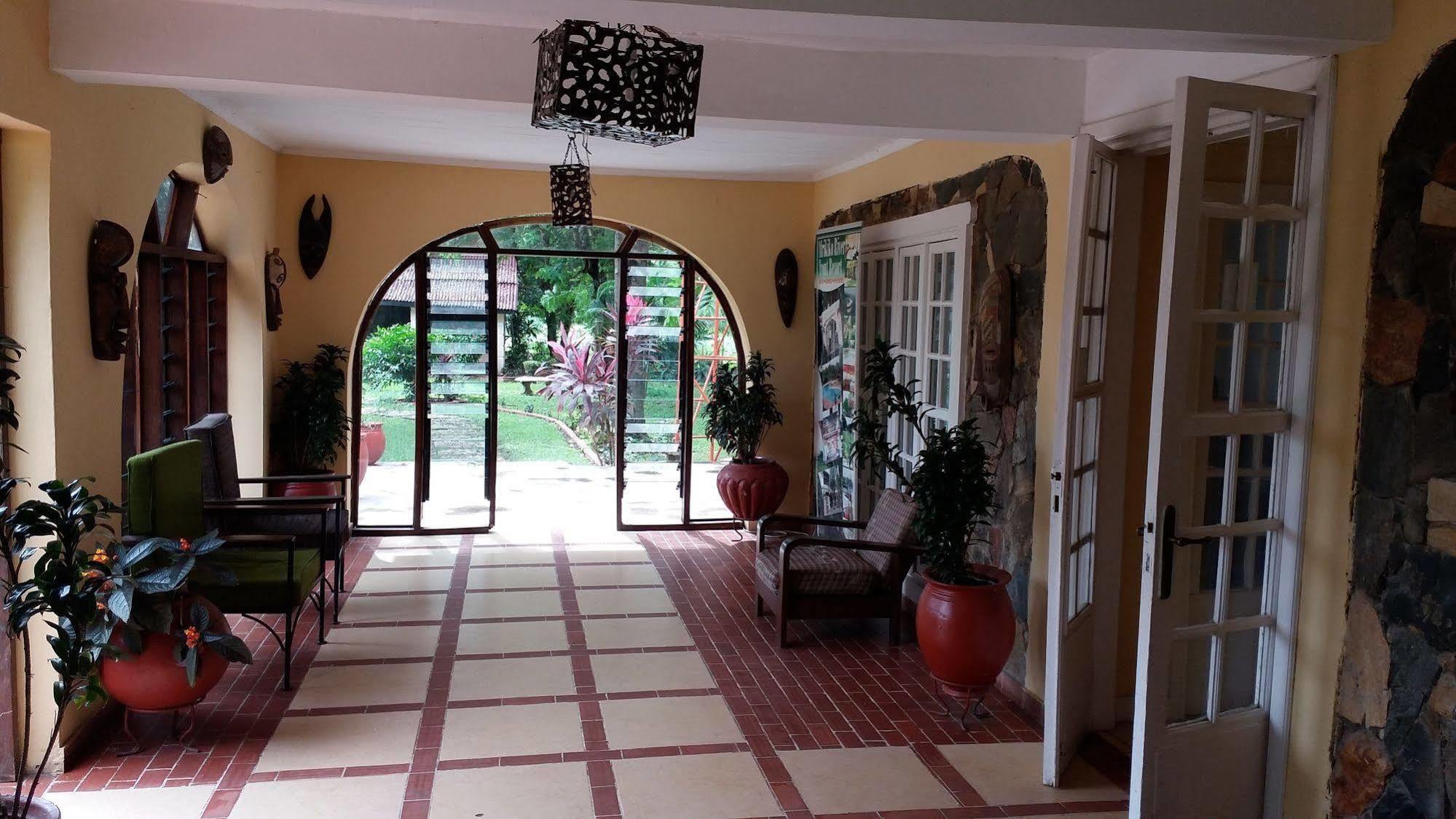 Afrikiko River Front Resort Akosombo Екстер'єр фото