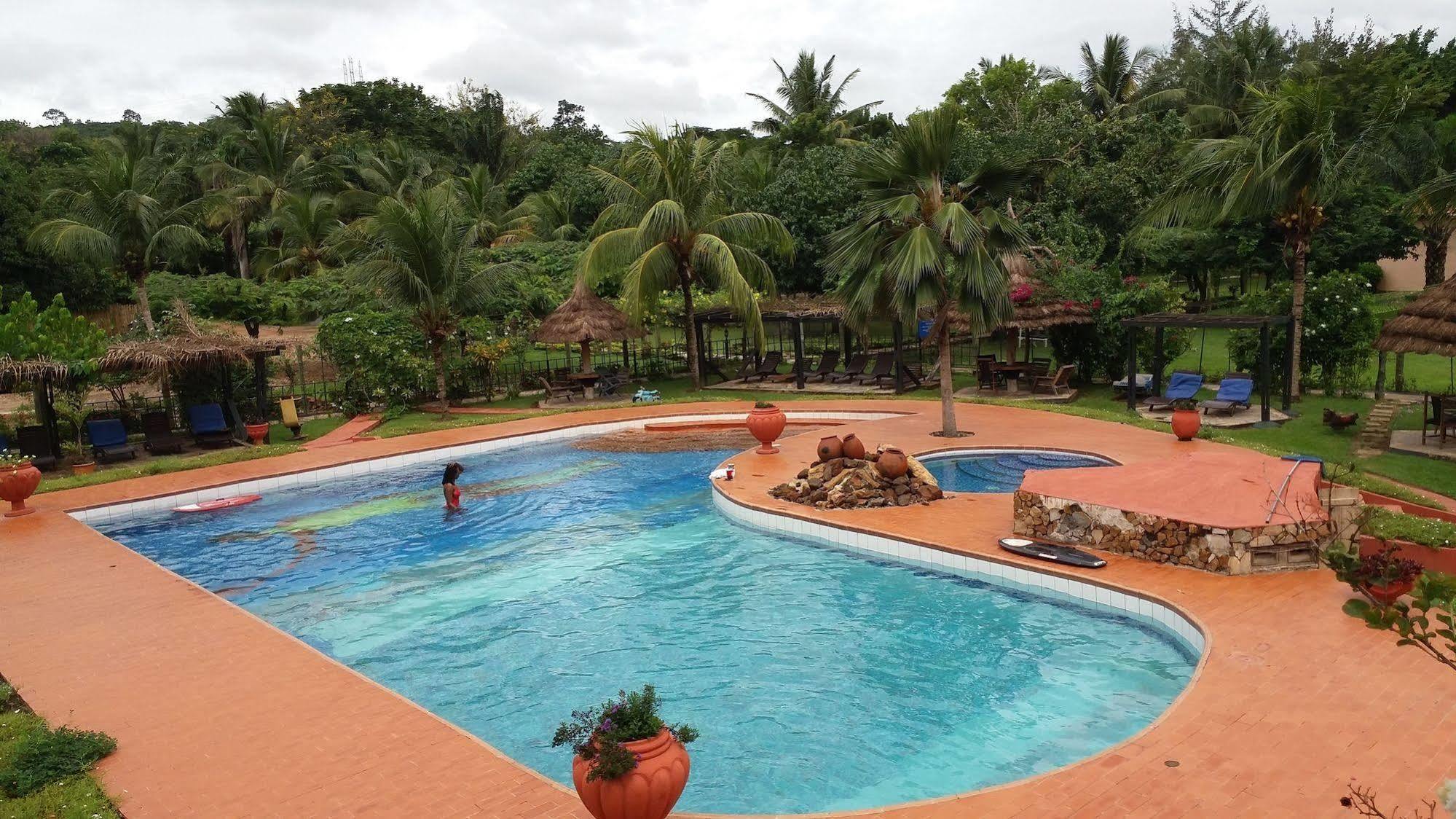 Afrikiko River Front Resort Akosombo Екстер'єр фото