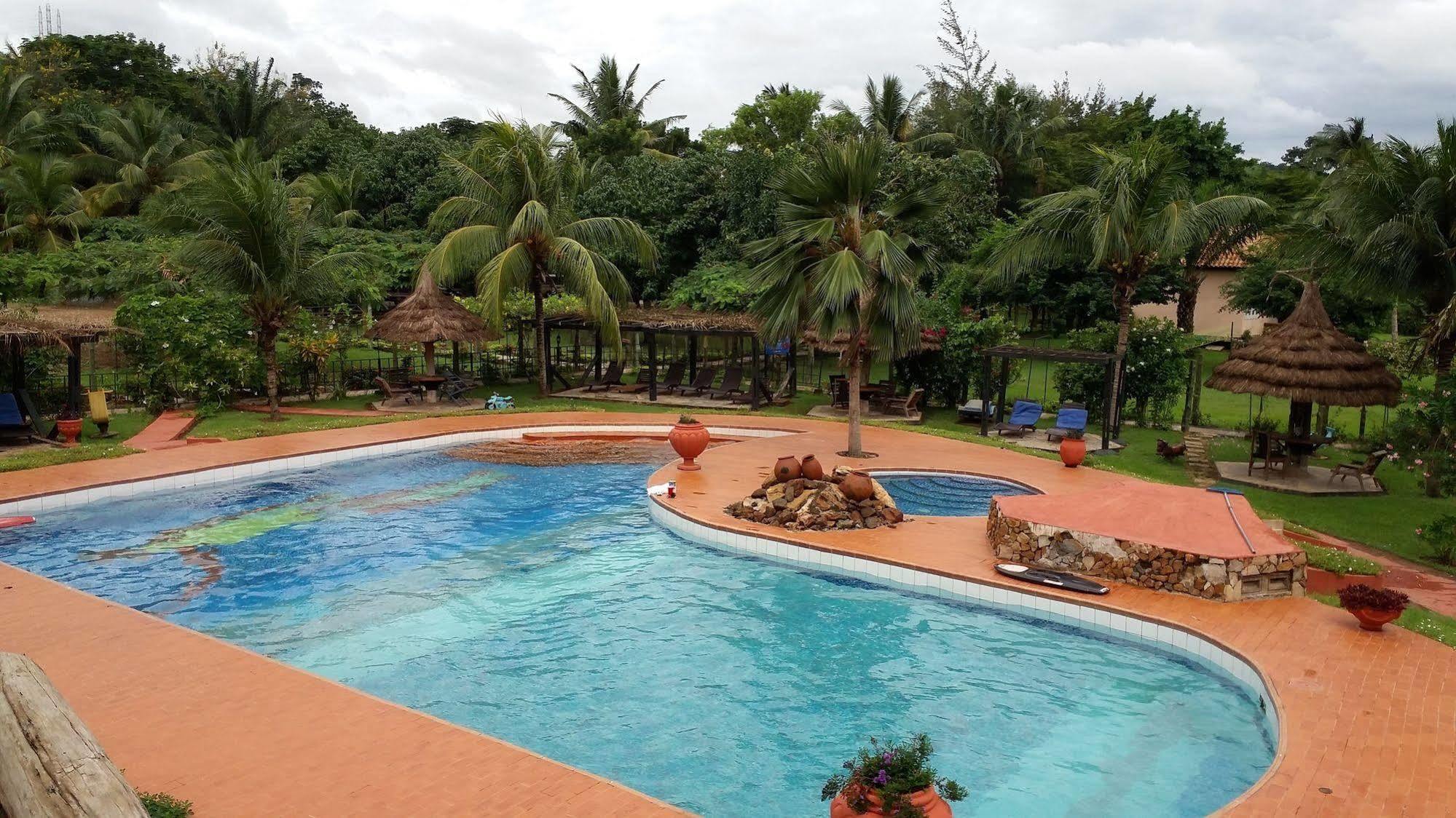 Afrikiko River Front Resort Akosombo Екстер'єр фото