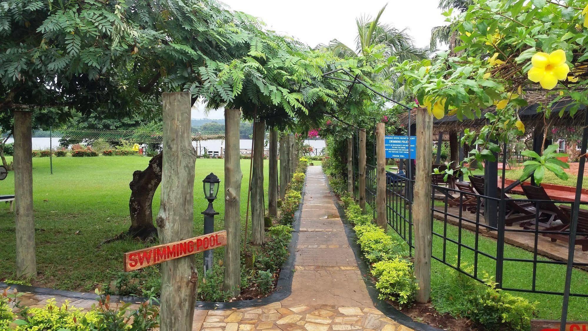Afrikiko River Front Resort Akosombo Екстер'єр фото
